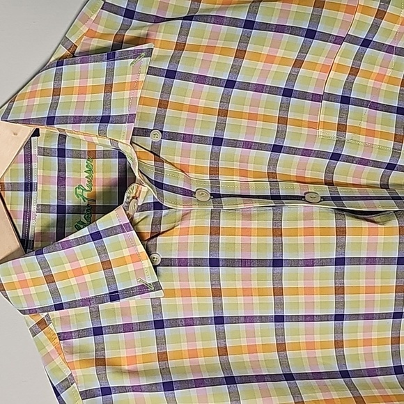 ALAN FLUSSER, Mens plaid short sleeve shirt. Size large. Just dry cleaned. down - Picture 2 of 10